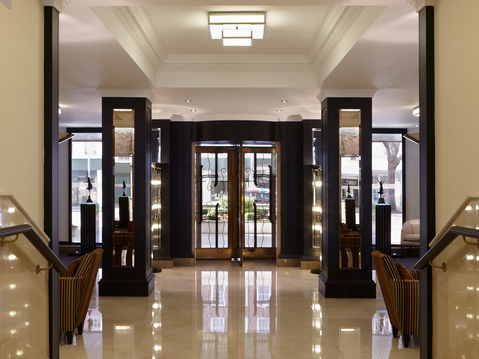 Art Deco Influence Image 2 1600X1200