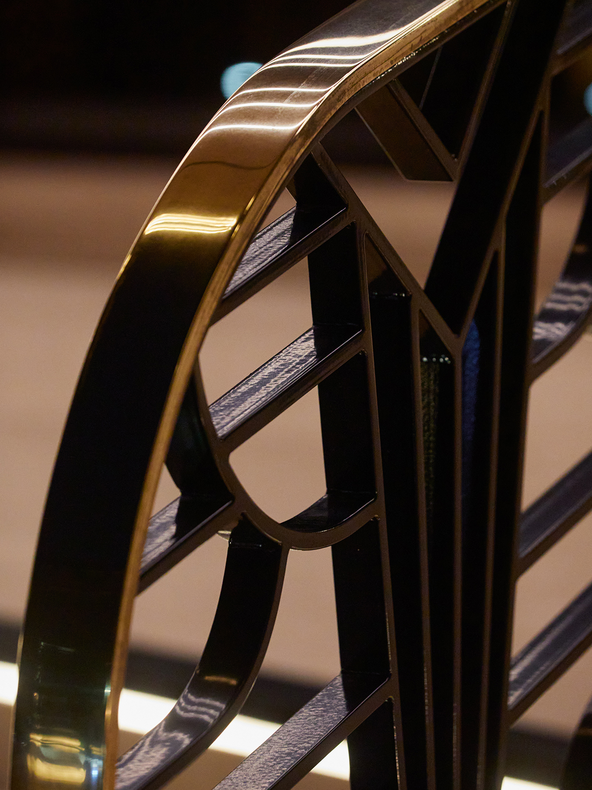 Describe In Detail Image 2 1200X1600px Psd